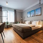 Wozna 11 Stare Aparthotel 3*
