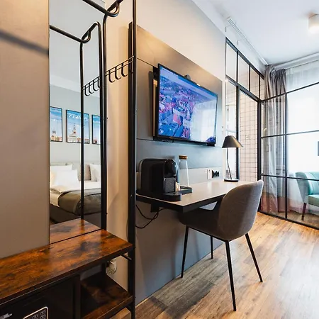 Wozna 11 Stare Aparthotel 3*